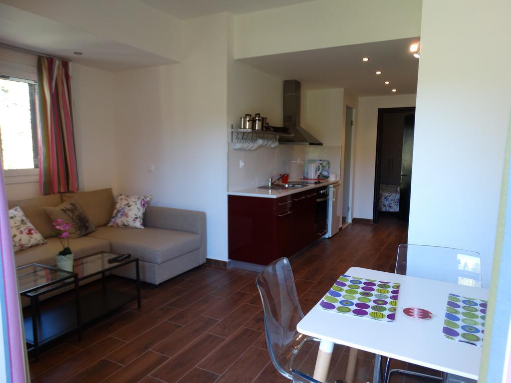 Dassia Beach Pension Room photo